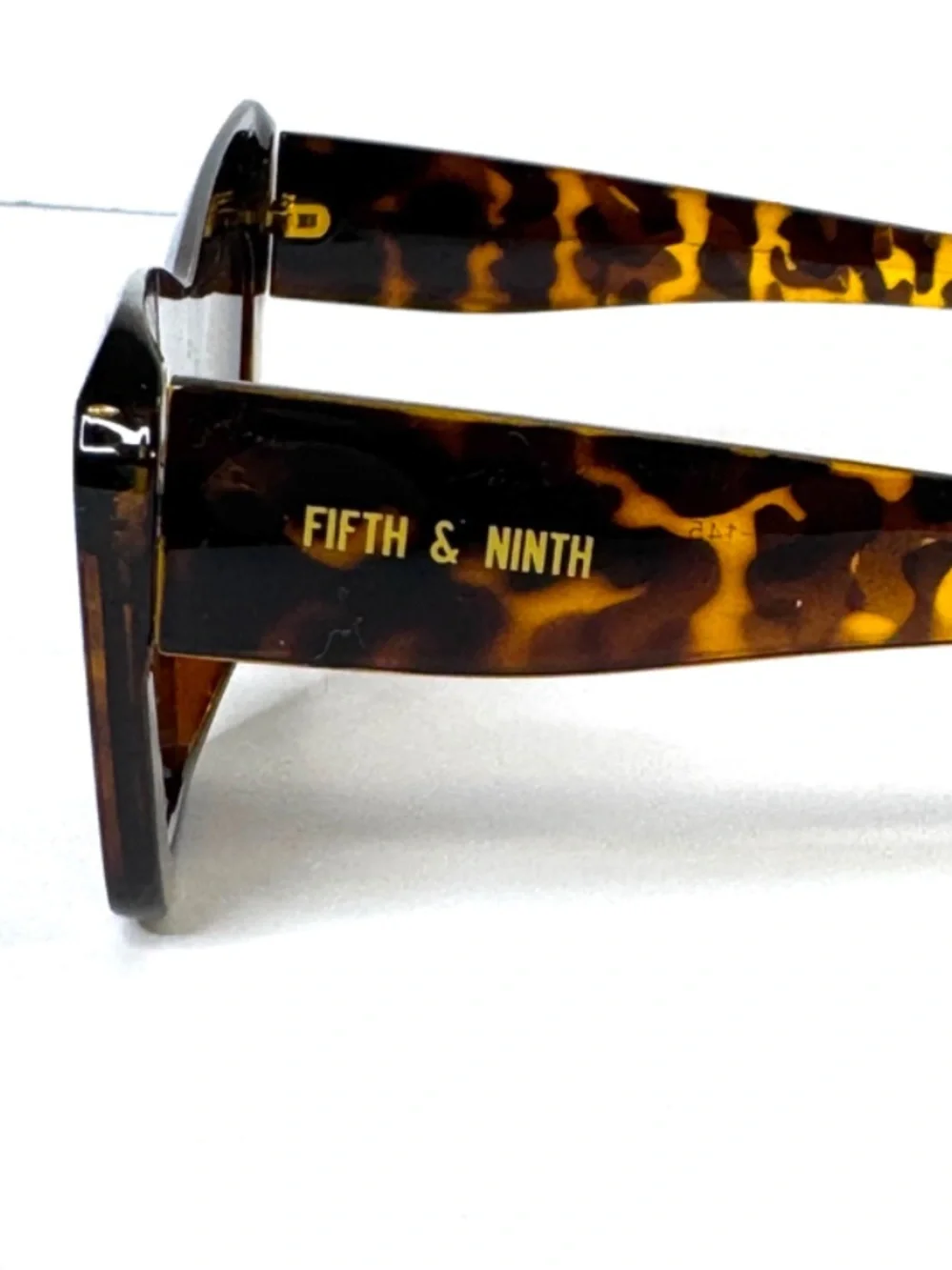 FIFTH & NINTH Kenna Sunglasses NEW With Case Tortoise Brown Cat Eye